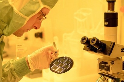 Nuevo récord mundial para células de silicio con contactos en ambas caras