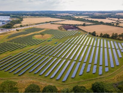 El grupo coreano Hanwha inicia en España su expansión solar por Europa