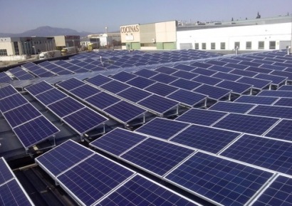 El sector fotovoltaico confía en que el Ejecutivo de Pedro Sánchez elimine el impuesto al Sol