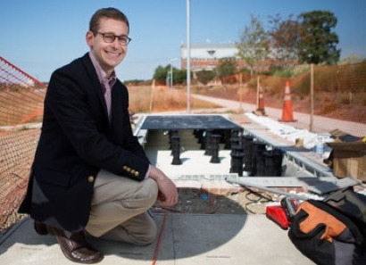 Una empresa española instala en la Universidad George Washington el primer suelo fotovoltaico transitable del mundo