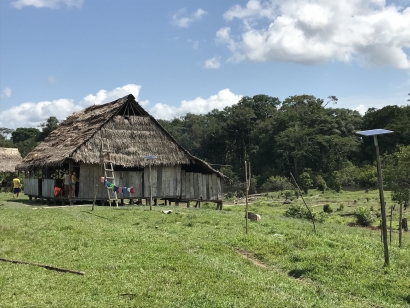 El proyecto Luz en Casa Amazonía lleva electricidad a partir de fotovoltaica a 30 comunidades indígenas