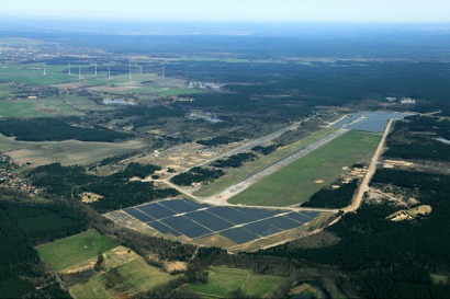 18 MW unidos por una vieja pista de aterrizaje
