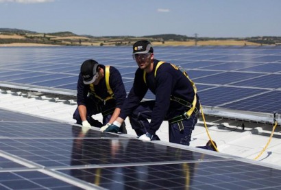 REC presenta en España su "programa de certificación para instaladores solares"