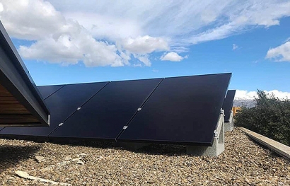 SunPower lanza el módulo P3-375-BLK, que no utiliza bus-bars ni soldaduras metálicas