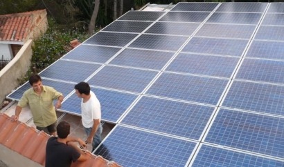 Solo 8 de los aproximadamente 46 megavatios de autoconsumo solar se han inscrito en el registro
