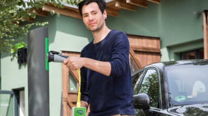 Lo último: farolas solares que además recargan coches eléctricos