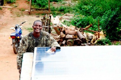 Schneider pone en marcha un plan de electrificación rural en Nigeria
