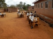 ESF electrifica con energía solar una aldea de estudiantes huérfanos del sida en Kenia