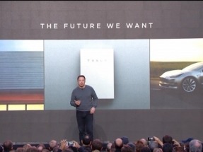 Tesla presenta un tejado solar y una nueva Powerwall