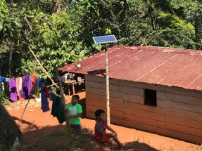 Un proyecto de Acciona proporciona luz a partir de fotovoltaica a más de dos mil personas