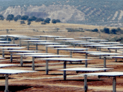 Abengoa vende cuatro plantas fotovoltaicas a Vela Energy