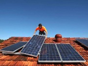 El líder del PSOE visitará a cien familias fotovoltaicas