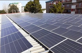 Cómo convertir una estación de servicio en una electrolinera sin ampliar la potencia contratada