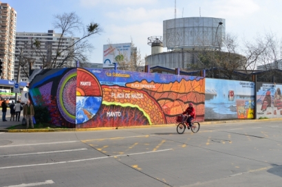 Santiago: Un mural callejero destaca la energía geotérmica