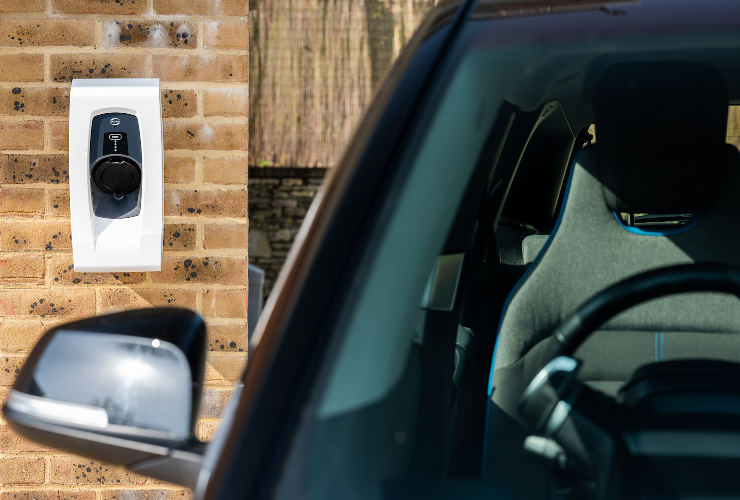 Leading Electric Vehicle Charge Point Manufacturer Signs Agreement With UK Homebuilder Leading Electric Vehicle Charge Point Manufacturer Signs Agreement With UK Homebuilder