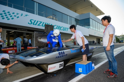 El coche fotovoltaico de Trina Solar gana la carrera FIA Suzuki 2019 de Japón