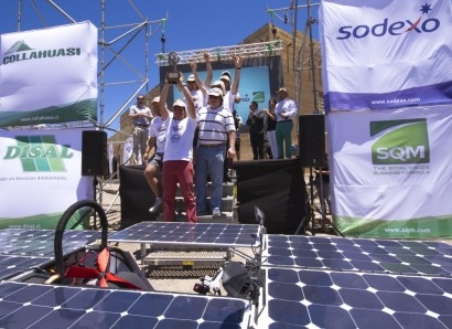 Chilenos y japoneses ganan en la Carrera Solar Atacama 2014