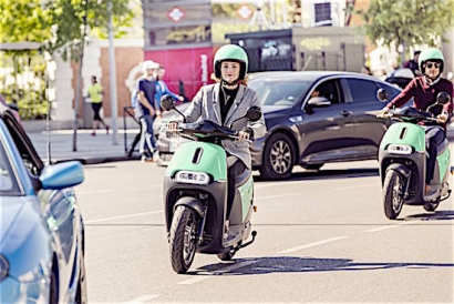 Llegan más motos eléctricas compartidas a Madrid