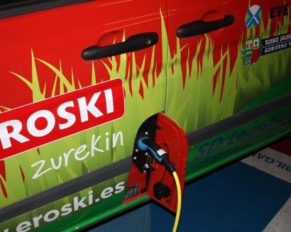 Eroski se enchufa al vehículo eléctrico
