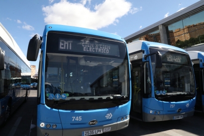 Madrid promete biogás para sus autobuses, pero se acaban moviendo con gas y electricidad