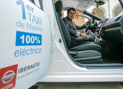 Comienza a rodar el primer taxi 100% eléctrico de Madrid