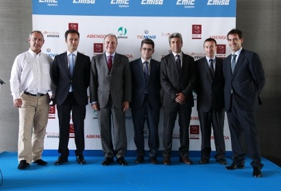 Inaugurada la primera fábrica de baterías de litio-ión para vehículos eléctricos de España