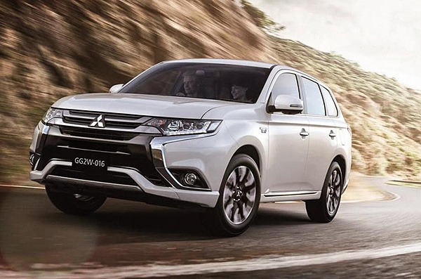 Mitsubishi Outlander PHEV 2016