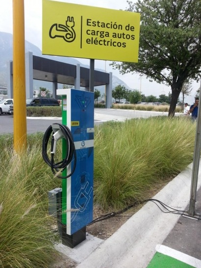 Monterrey: Inauguran la primera electrolinera pública