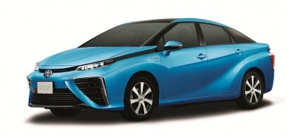 Toyota anuncia el lanzamiento de su sedán de pila de combustible de hidrógeno