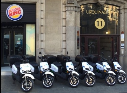 Burger King apuesta por la moto eléctrica en Barcelona