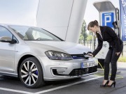 Volkswagen presenta su primer modelo híbrido enchufable
