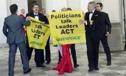 Dinamarca “debe” seis días a los activistas de Greenpeace