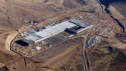 La Gigafactoría de Tesla comienza a producir baterías