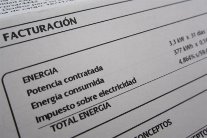 La CNMC recibe casi 2.700 reclamaciones contra compañías eléctricas y de gas 