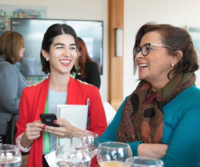 Cómo acelerar la carrera profesional de las mujeres que trabajan en energía sostenible