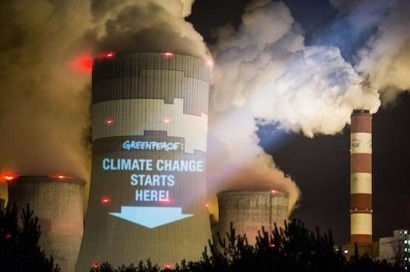 Greenpeace urge a la acción climática mediante proyecciones en centrales térmicas polacas