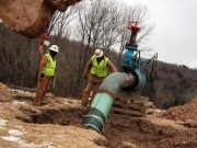 Veinte grupos políticos se comprometen en el Congreso a prohibir el fracking
