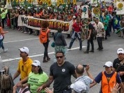 "Nuestros ciudadanos siguen marchando. No podemos pretender que no los oímos"