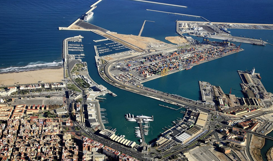 Controlar las emisiones de los barcos reduciría a la mitad la contaminación en las ciudades mediterráneas