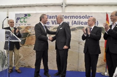 Fabra inaugura la primera central termosolar de la Comunidad Valenciana
