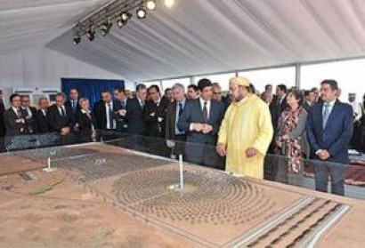El rey de Marruecos pone la primera piedra de la central termosolar de Ouarzazate 