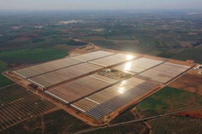 La planta termosolar “La Africana” entra en la última fase de construcción