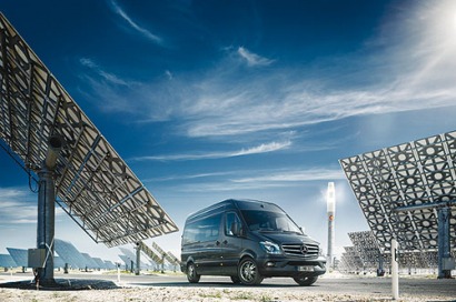 Mercedes-Benz se anuncia desde Gemasolar