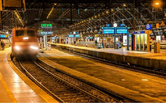 Viajar en tren esta Navidad cuesta el doble que ir en avión